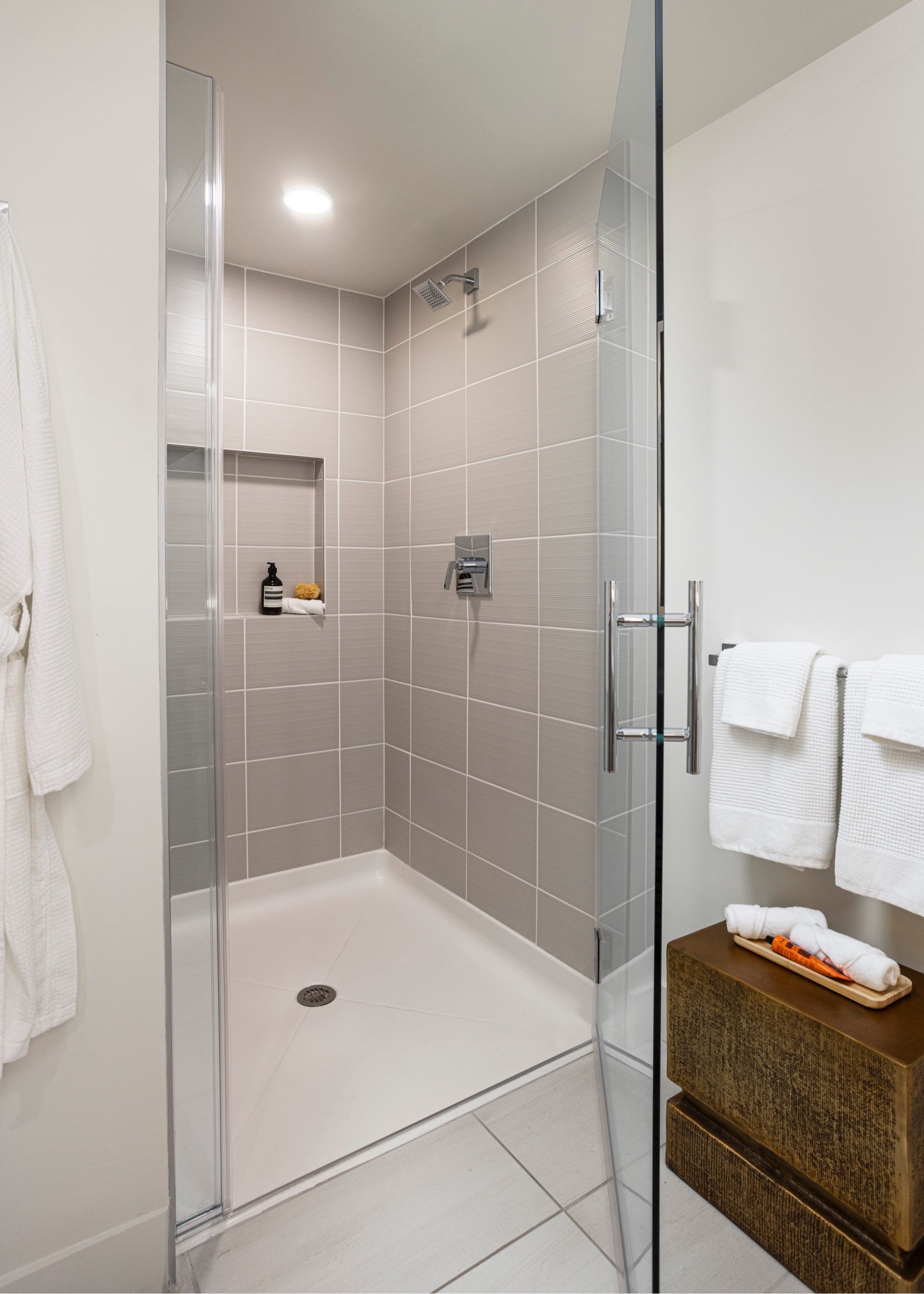 WEST EDGE Bathroom 3