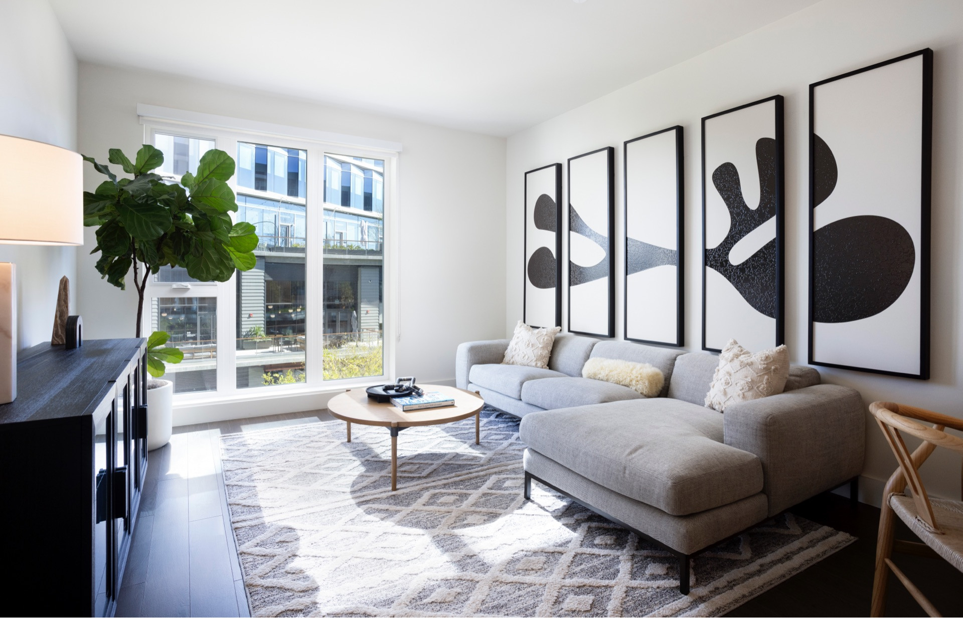 WEST EDGE Living Room